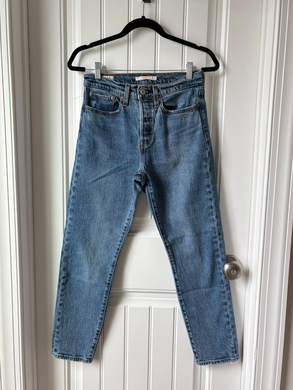 Levi's High Rise Button Fly Straight Leg Jeans Medium Wash Size 27 - Picture 3 of 8